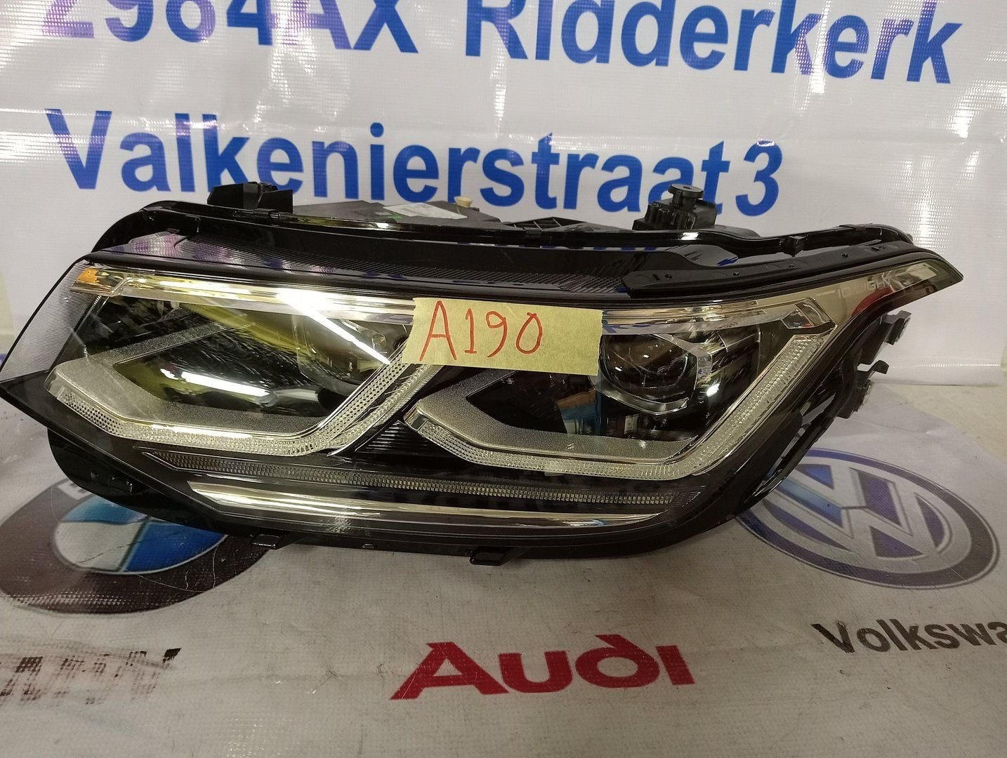 Koplamp VW Tiguan 5NA Facelift IQ.LIGHT LED Links 5NB941082, Volkswagen, -, Utilisé, -