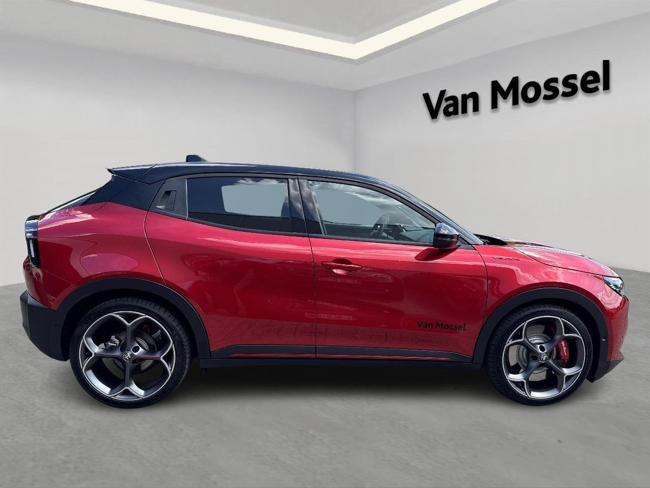 Alfa Romeo Junior BEV 280 - 54 kWh Elettrica 280 Veloce VERW, 281 pk, Stof, Gebruikt, Zwart