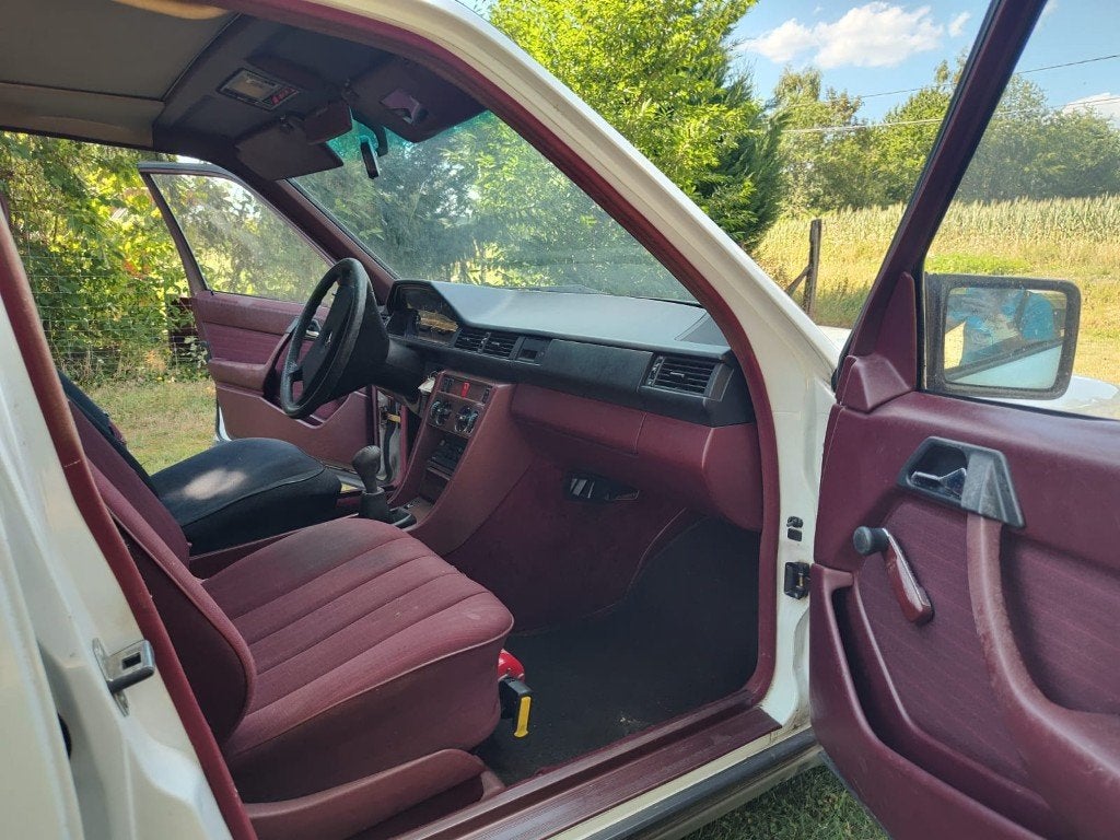 Oldtimer Mercedes 124, BJ 1988, foto 5