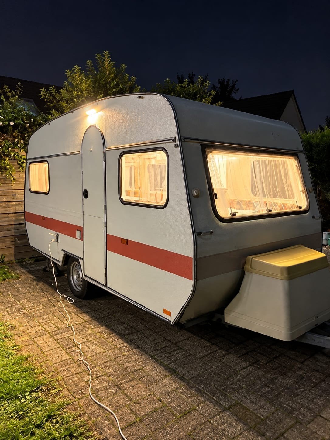 Caravan te koop met vloerverwarming!, Caravans en Kamperen, Particulier, Disselslot, 500 - 750 kg, Wilk