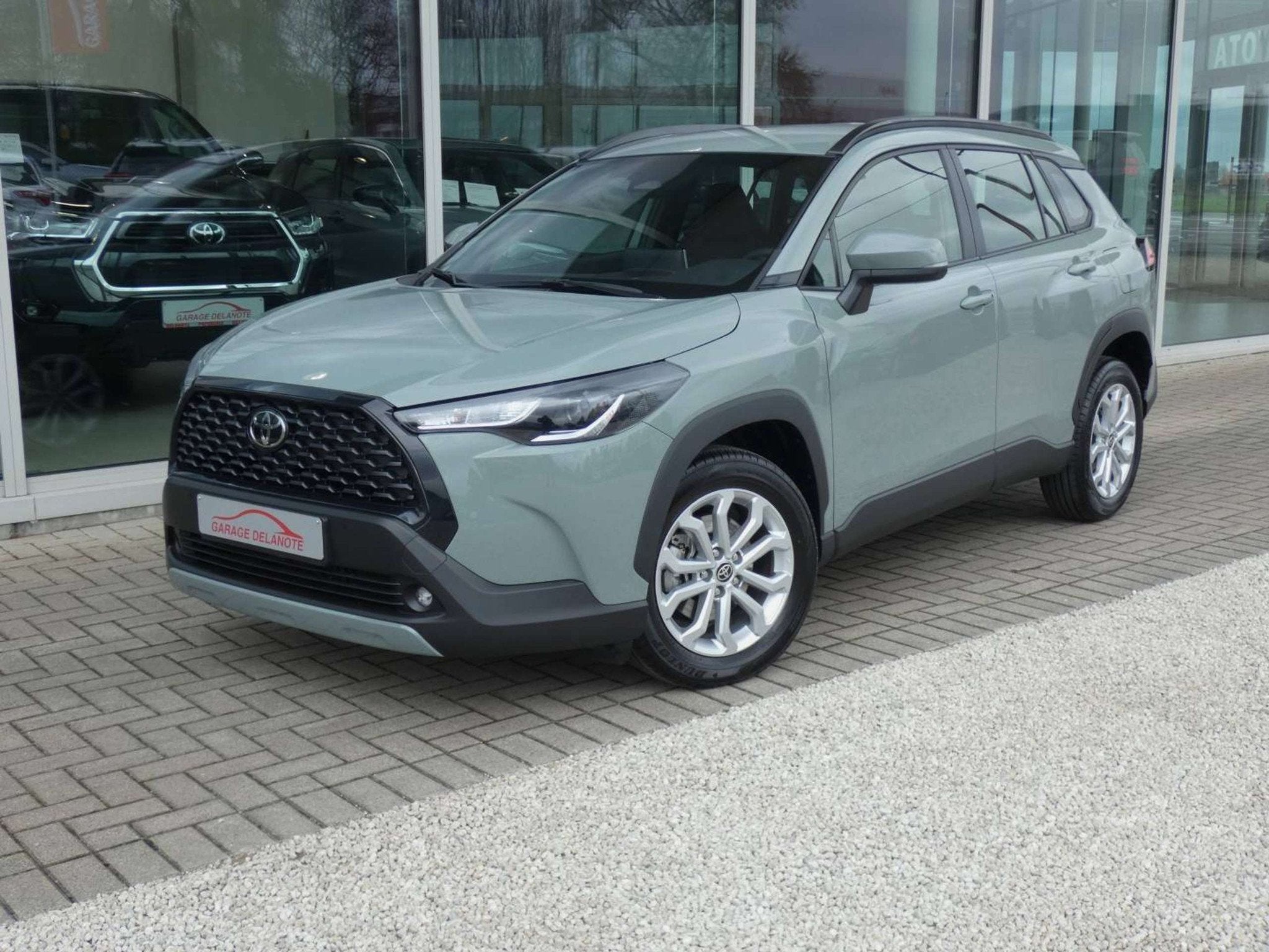 Toyota Corolla Cross 1.8 Hybrid 140PK +Dodehoek +Parkeersens, Autos, Achat, Entreprise, Noir, 5 portes