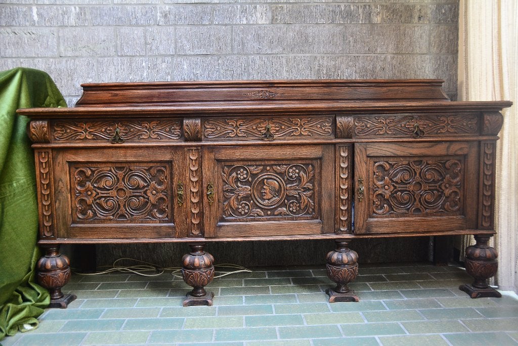 Eiken buffetkast, tafel en zes stoelen, Ophalen