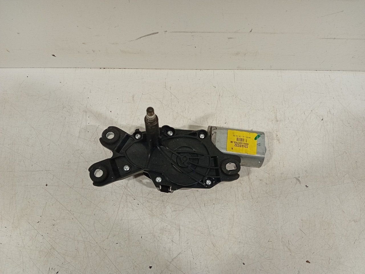 Ruitenwissermotor achter Ford Grand C-Max, Onderdelen@venauto.nl, Van der Ven Autorecycling B.V., Ettenseweg 76, 4706 PB Roosendaal, The Netherlands