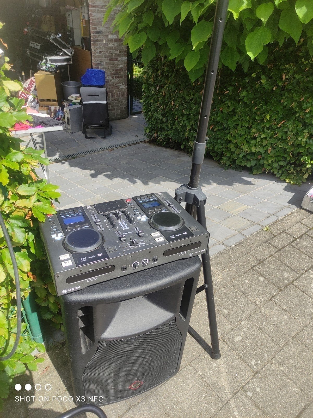 aktieve box alec to. nieuw met statief en skynet mixer.2 cds, Muziek en Instrumenten, Ophalen