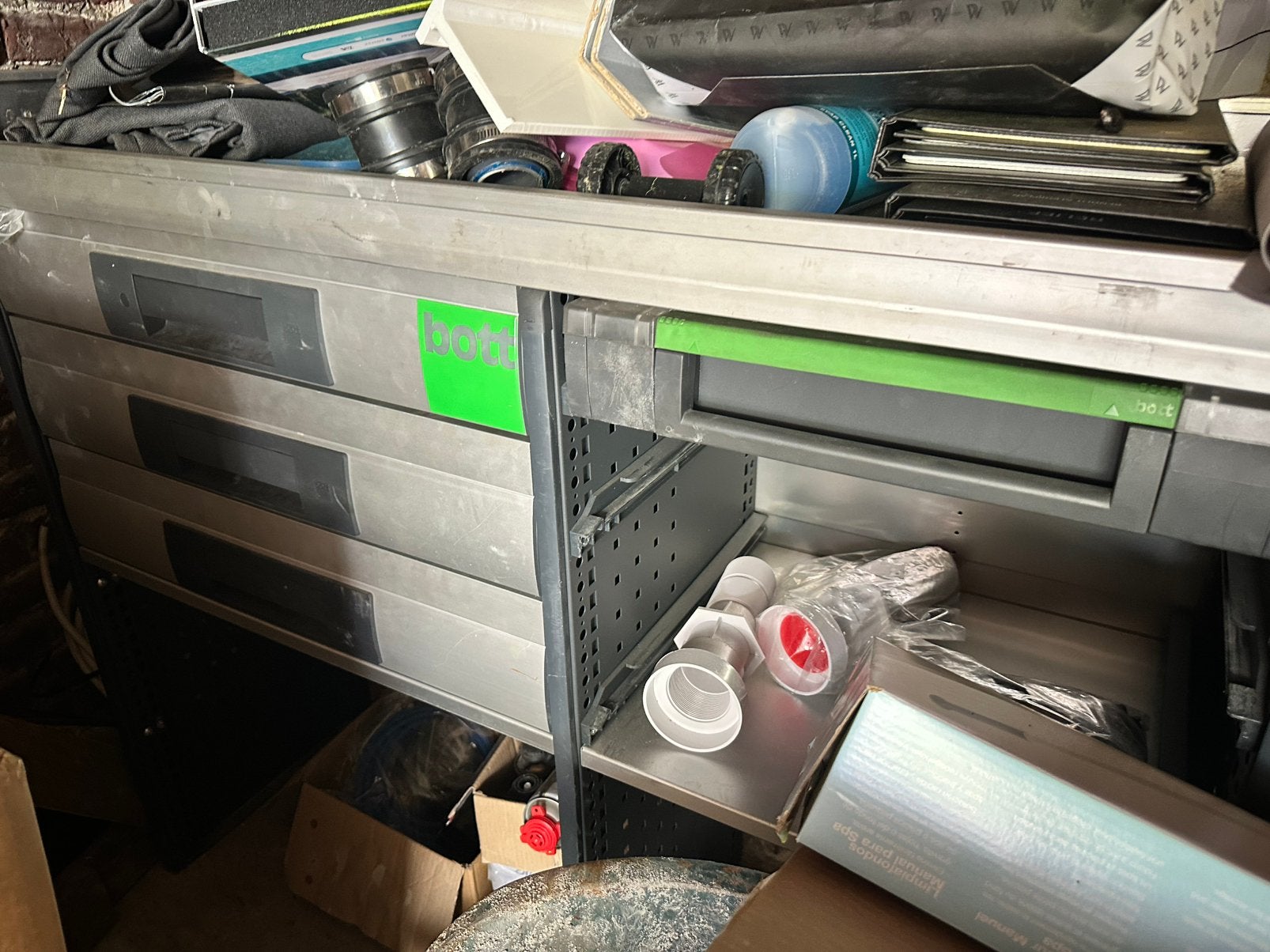 Camionette inrichting kastjes merk BOTT, Ophalen