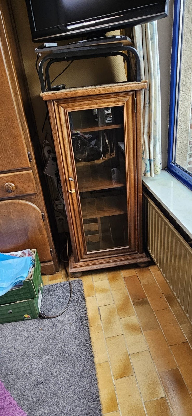 Handig kastje met deurtje met glas vooraan en rekjes, Ophalen, Met deur(en), Eikenhout, 100 tot 150 cm