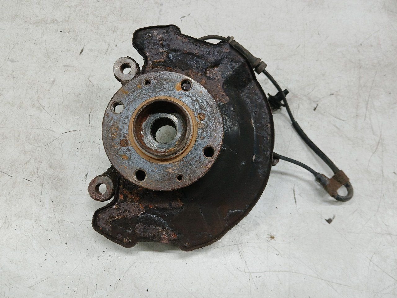 Wielnaaf links voor Suzuki Swift, Onderdelen@venauto.nl, Van der Ven Autorecycling B.V., Gebruikt, Ettenseweg 76, 4706 PB Roosendaal, The Netherlands