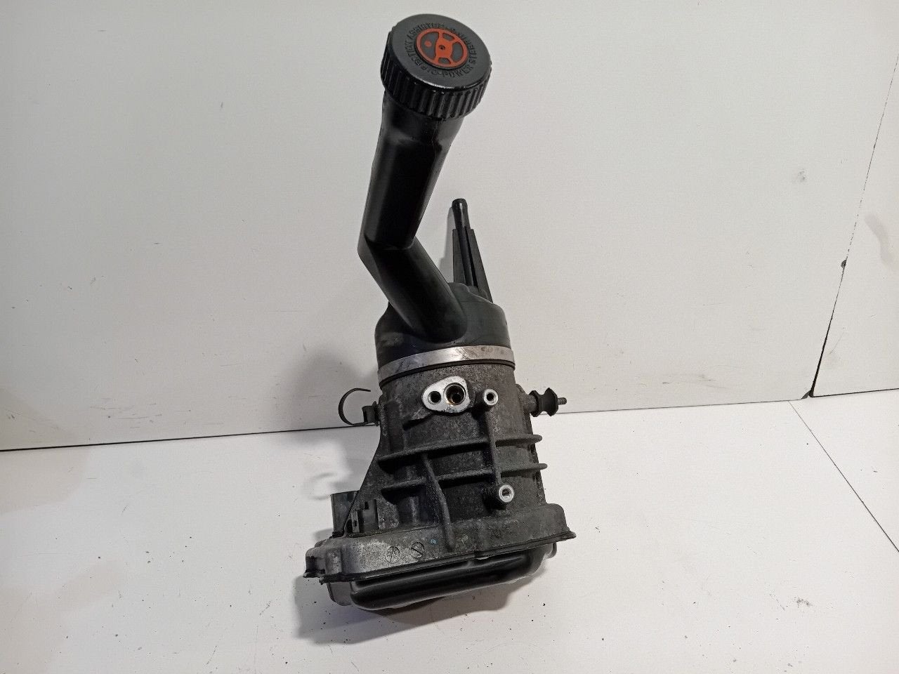 Stuurbekrachtiging pomp motor Peugeot RCZ, Onderdelen@venauto.nl, Van der Ven Autorecycling B.V., Gebruikt, Ettenseweg 76, 4706 PB Roosendaal, The Netherlands