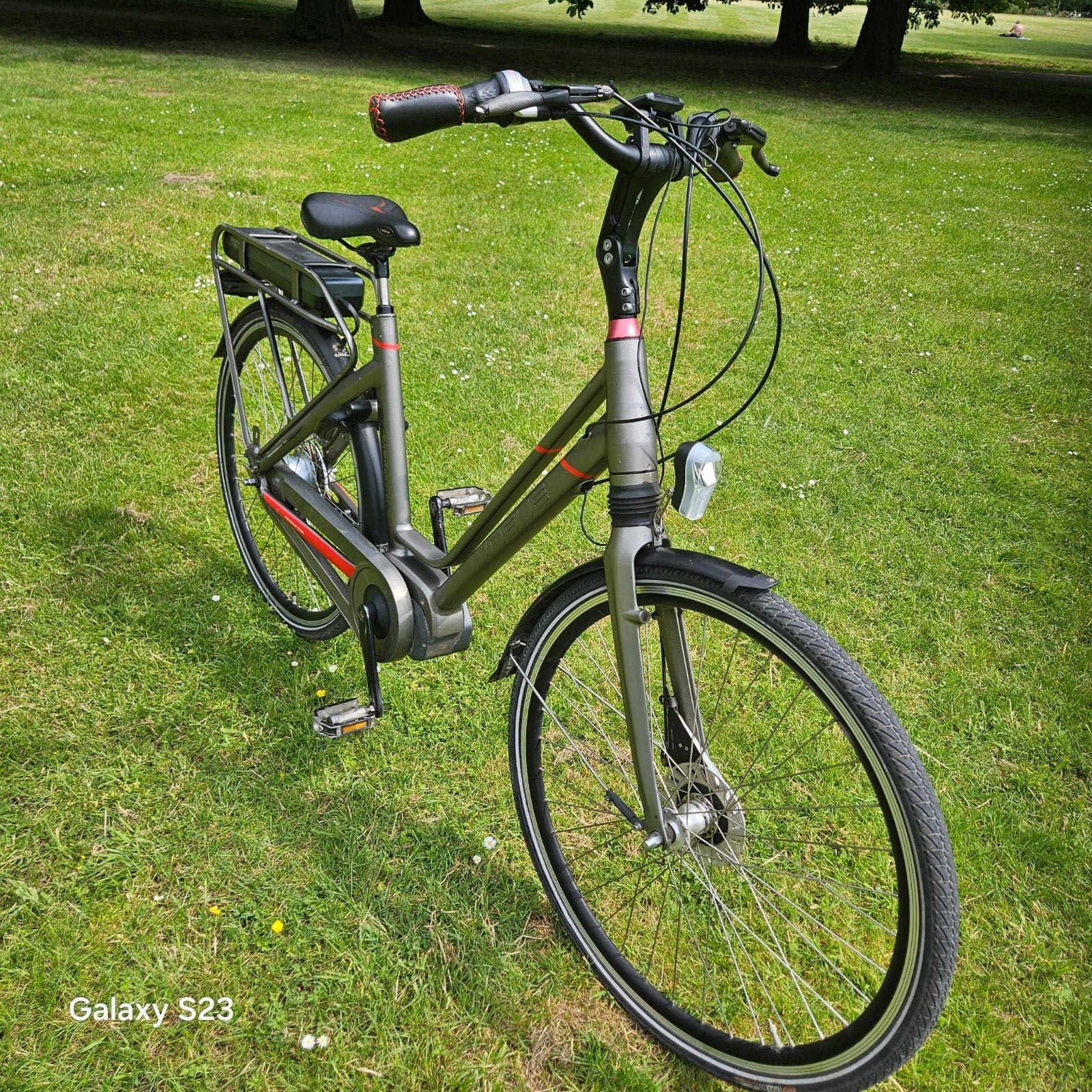Vogue elektrische fiets met Shimano middenmotor, Ophalen