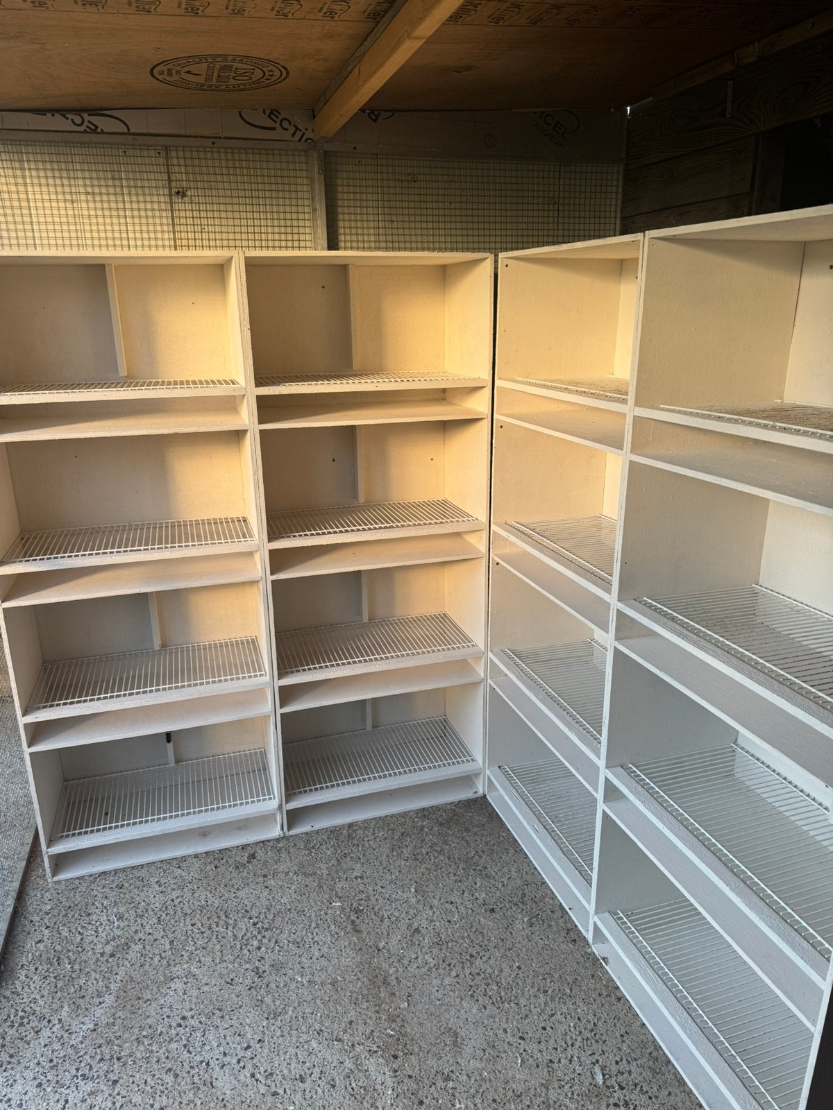 À vendre — boxes d'élevage de pigeons professionnels