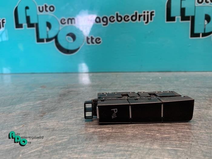 PDC Schakelaar van een Volkswagen Golf (Golf 12-), Gebruikt, -, Volkswagen, -