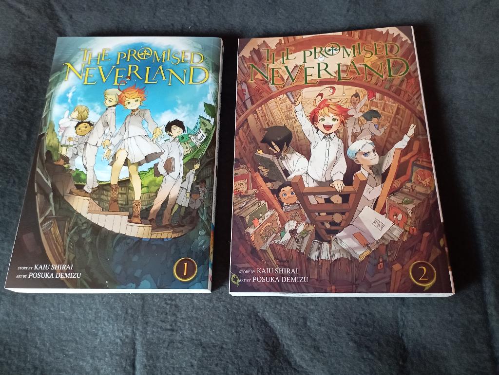 manga the promised neverland 1 en 2, Boeken, Meerdere comics, Ophalen, Zo goed als nieuw