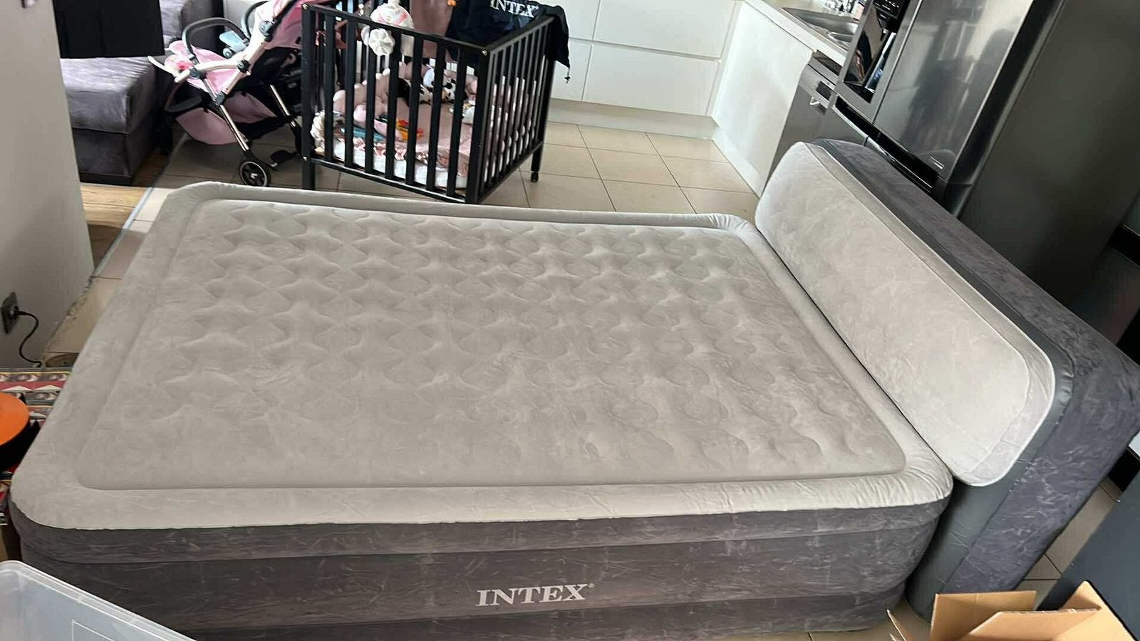 Intex dura beam, Caravans en Kamperen, Ophalen, Ingebouwde pomp, Zo goed als nieuw, 2-persoons