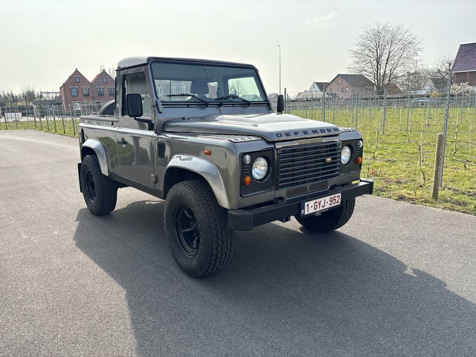 Land Rover Defender 90 Pick-up td4 2008 met amper 59.000km!, Autos, Land Rover, 122 kW, Argent ou Gris, Achat, Attache-remorque