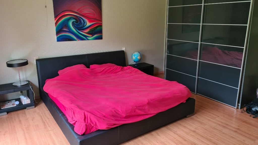 Kingsize bed + nachttafels (leer!), Ophalen, Overige materialen, Gebruikt, Zwart