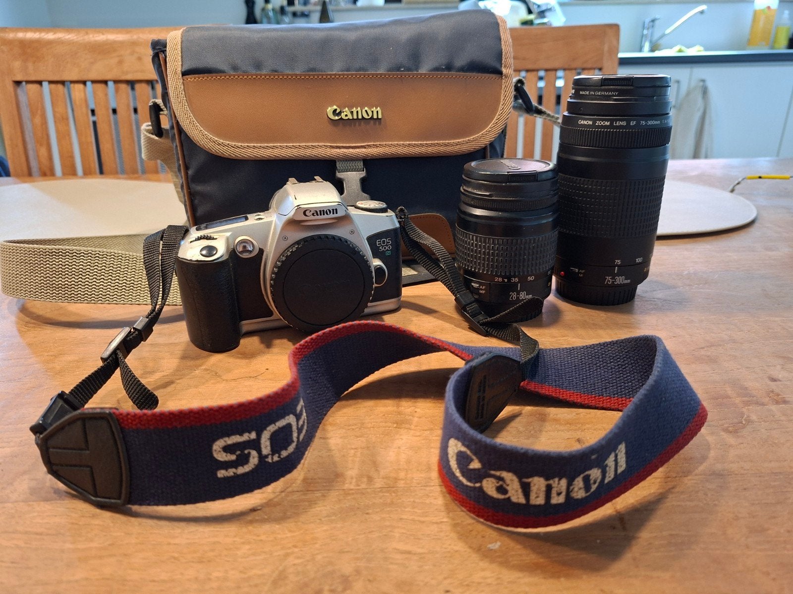 Canon 500n + 28-80mm + 75-300mm lens, Enlèvement, Utilisé, Canon, Canon EF