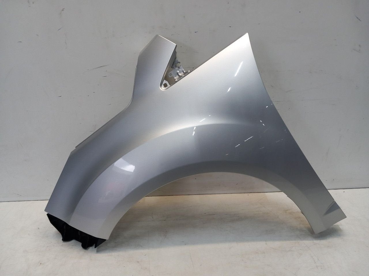 Spatbord links voor Ford C-Max, Auto-onderdelen, Onderdelen@venauto.nl, Van der Ven Autorecycling B.V., Gebruikt, Ettenseweg 76, 4706 PB Roosendaal, The Netherlands