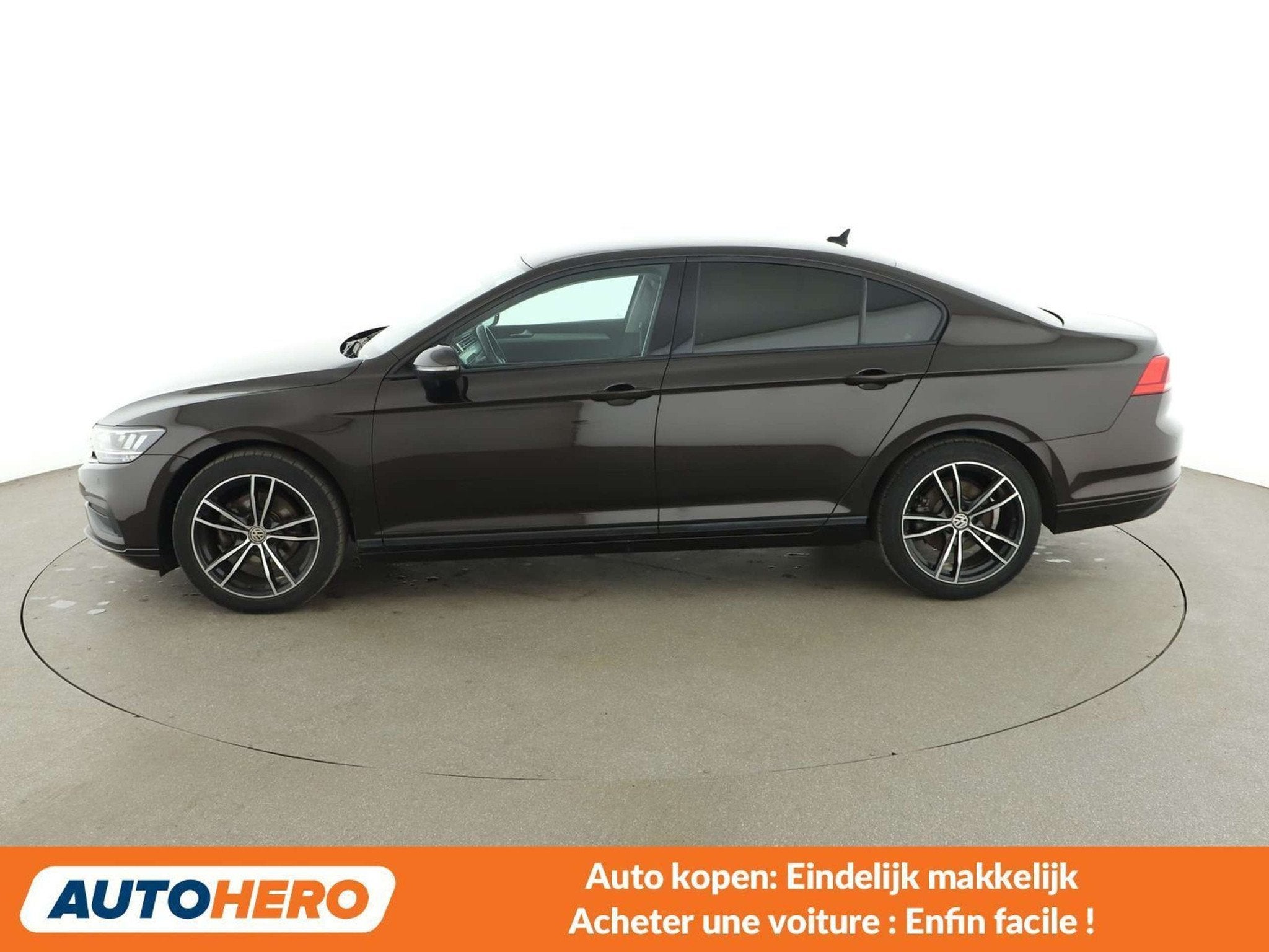 Volkswagen Passat 1.5 TSI ACT (bj 2020, automaat), Auto's, 4 deurs, Stof, Bruin, 1435 kg