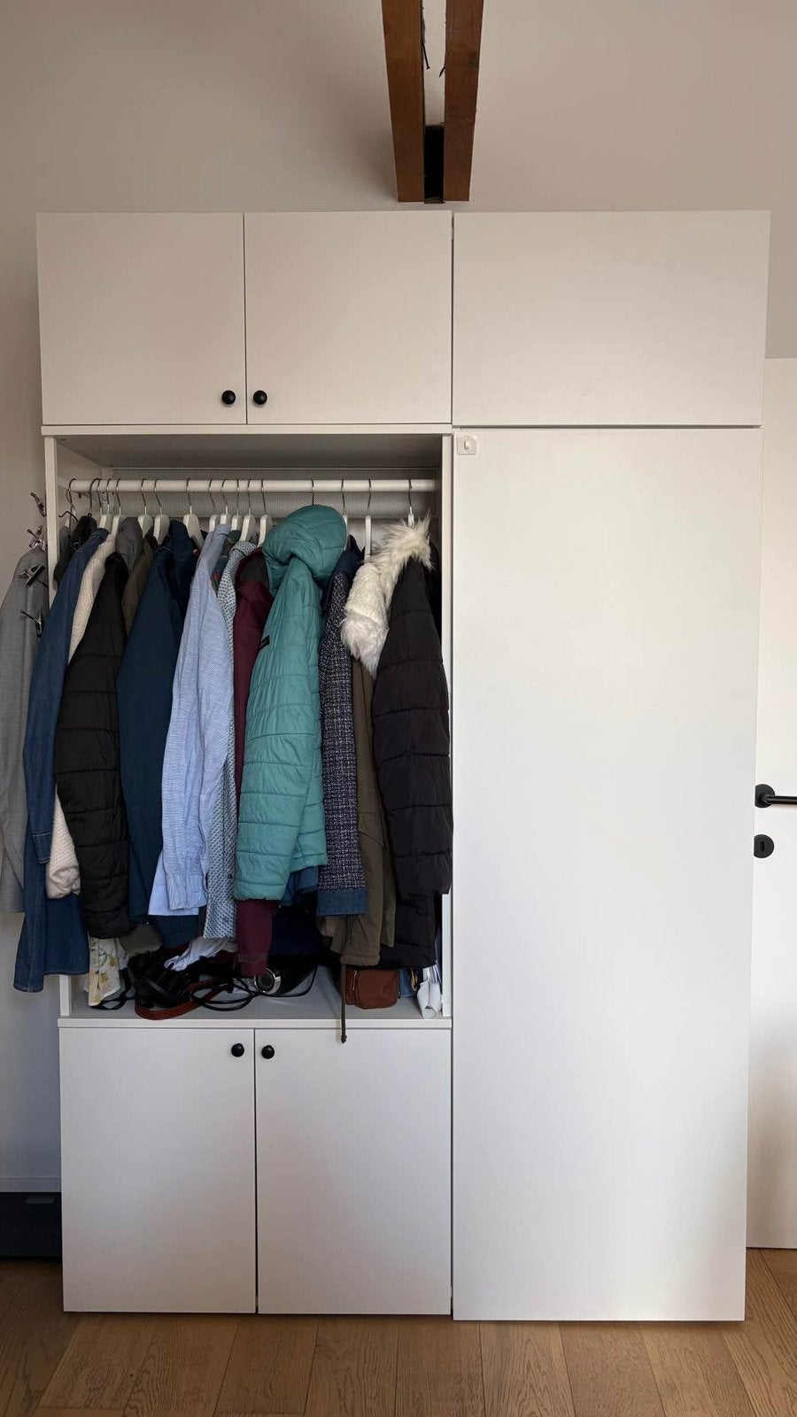 Kleren kast, Enlèvement, Comme neuf