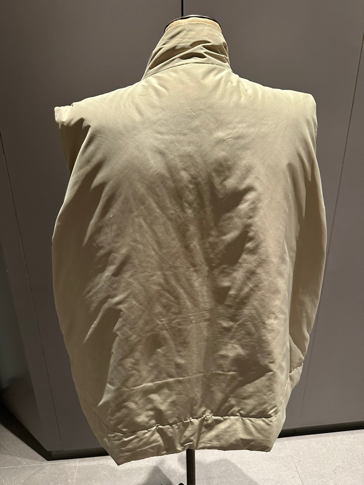 Donsjas van MARINA RINALDI, maat 29 (50), Ophalen of Verzenden, Zo goed als nieuw, Beige, Jas of Mantel