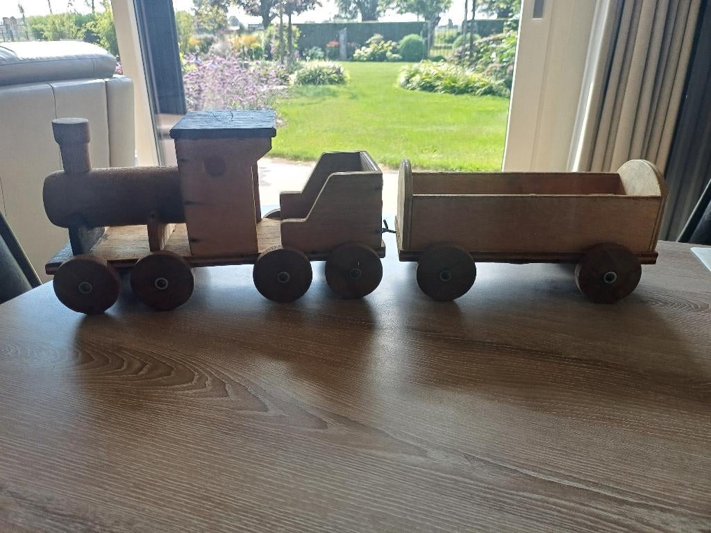 trein met wagon in hout   , handgemaakt, Ophalen