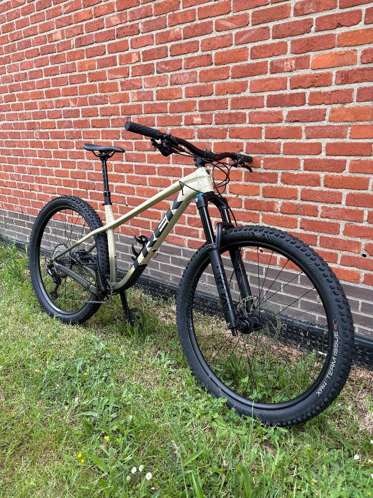 Trek Roscoe 9 2023 – Premium Hardtail, maat L, Fietsen en Brommers, Ophalen, Hardtail, Heren, Zo goed als nieuw