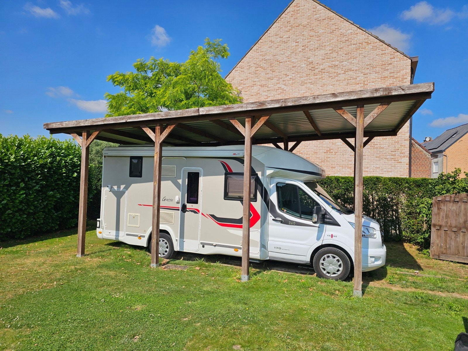 À vendre Camper Challenger 260 édition graphite automatique, Caravanes & Camping, Camping-cars, Particulier, jusqu'à 4, Semi-intégral