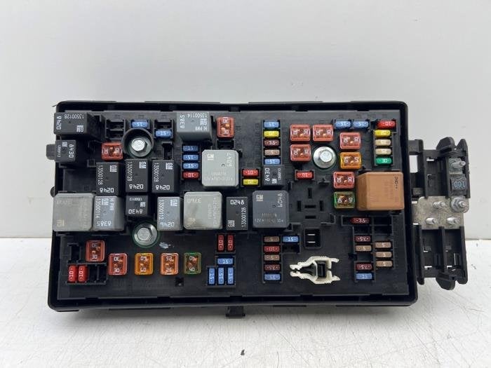 Boîte à fusibles d'un Opel Insignia, -, Opel, 3 mois de garantie, Utilisé