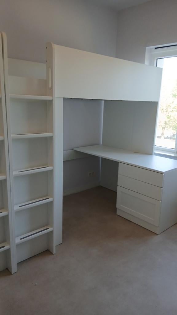 Lit mezzanine Smastad Ikea blanc avec bureau et armoire, Enlèvement, Lit mezzanine