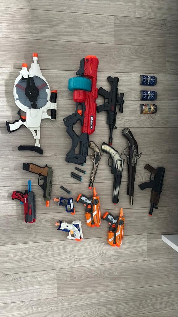 Assortiment speelgoed geweren en pistolen, Kinderen en Baby's, Ophalen, Zo goed als nieuw