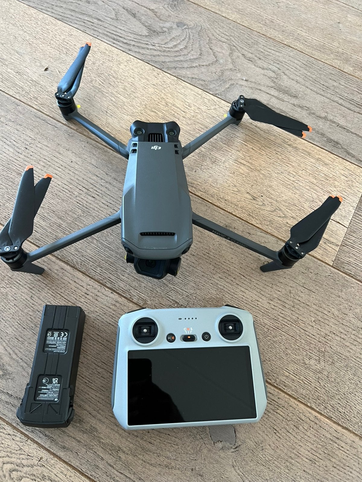 DJI Mavic 3 Classic - Nieuw en Ongeactiveerd, Drone avec caméra, Qualité supérieure, Comme neuf, DJI