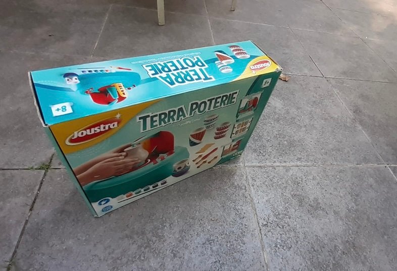Jeu de poterie Terra poterie plusieurs kilos terre glaise, Enlèvement