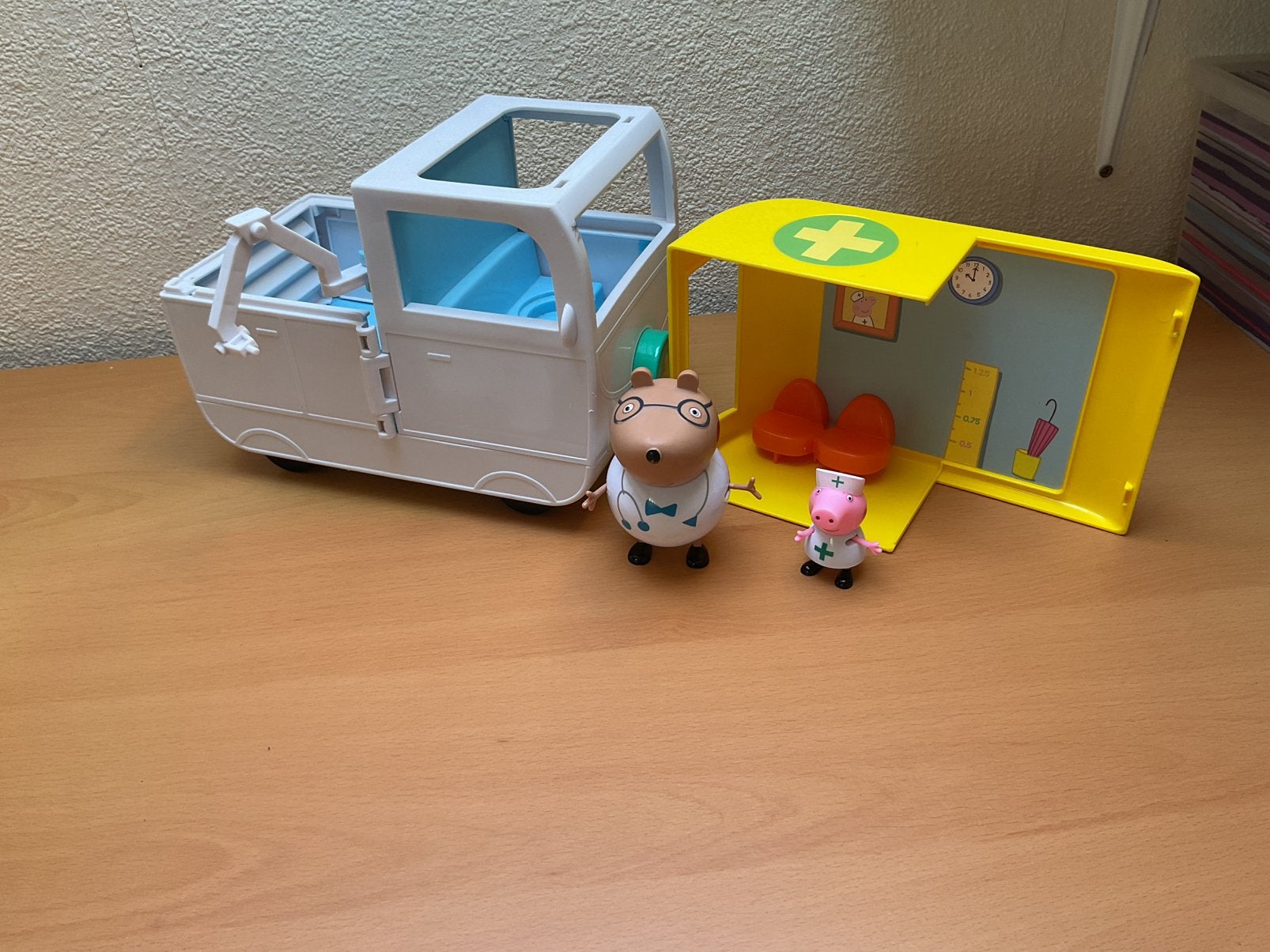 Peppa pig ziekenwagen, Ophalen of Verzenden, Zo goed als nieuw