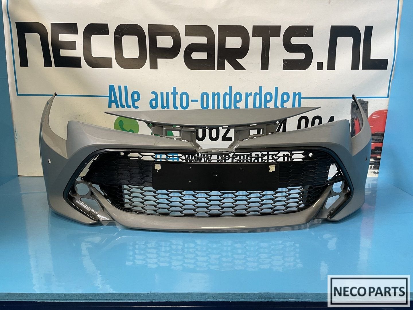 TOYOTA COROLLA BUMPER VOORBUMPER ALLES LEVERBAAR !!!, Gebruikt, -, -, Ophalen of Verzenden