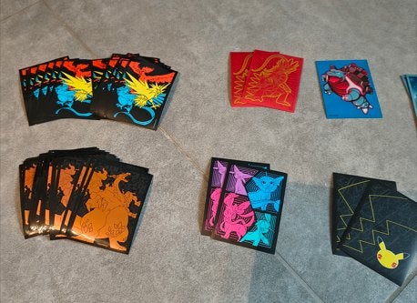 Pokemon sleeves, Hobby en Vrije tijd, Ophalen, Sleeves of Kaarthoesjes
