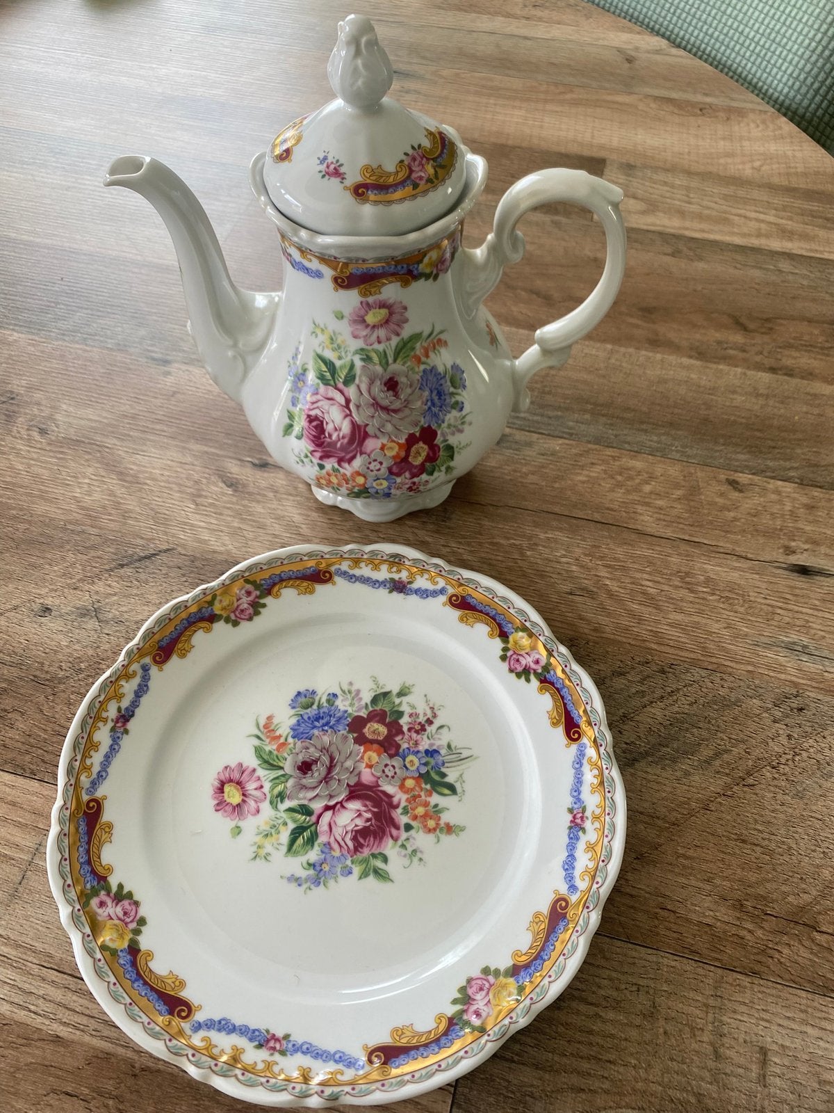 Theepot met onderbord T.Limoges, Enlèvement