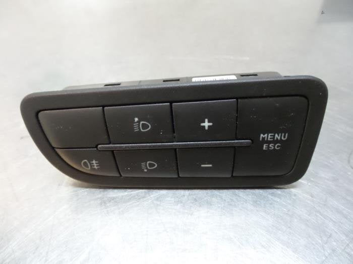 Commutateur feu antibrouillard d'un Fiat Punto Grande, Autos : Pièces & Accessoires, -, 3 mois de garantie, Utilisé, Fiat