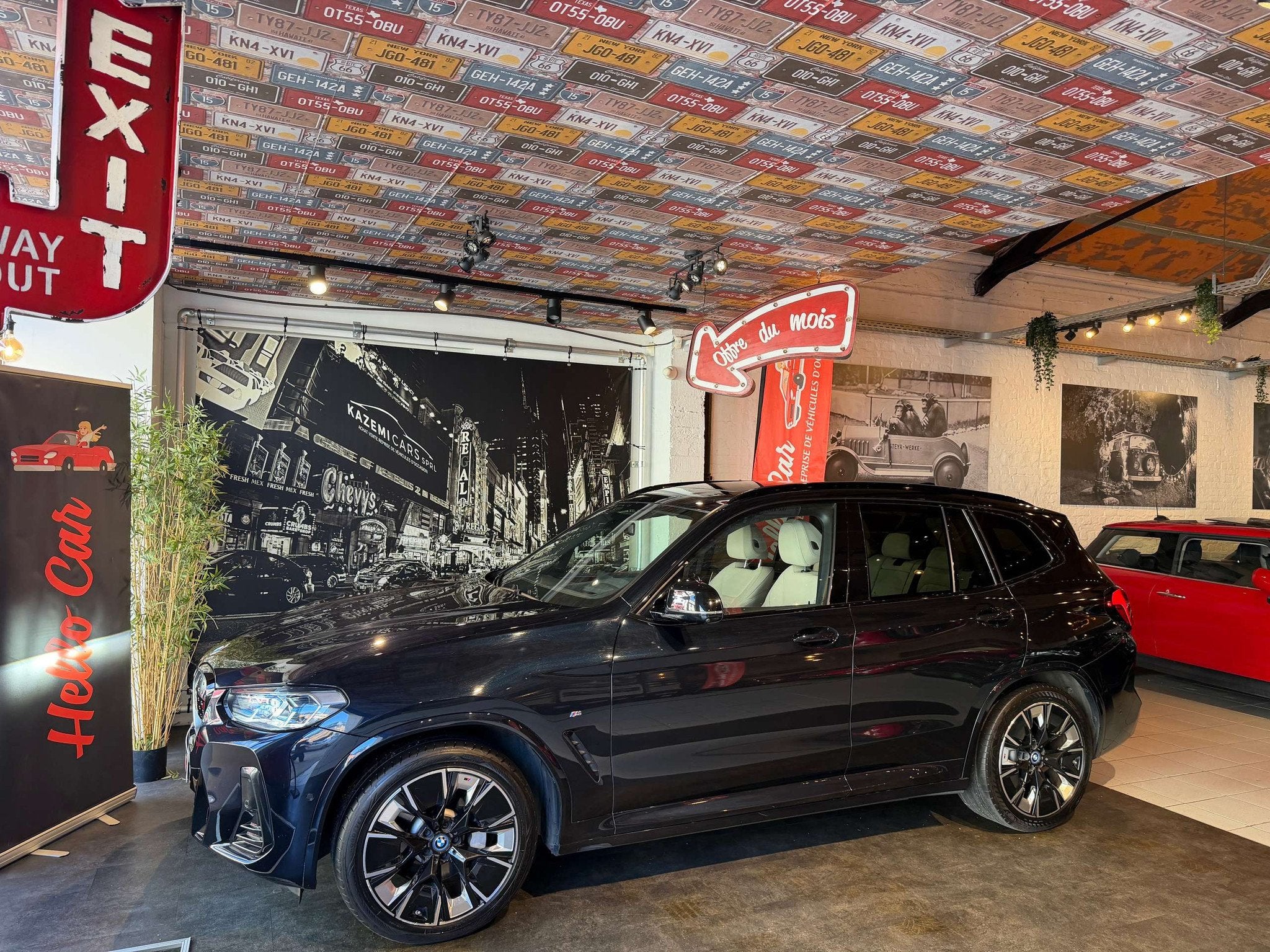 BMW iX3 80 kWh * NEW LIFT * FULL OPTIONS * H/K * PACK M * PA, Auto's, Automaat, Beige, Zwart, Leder