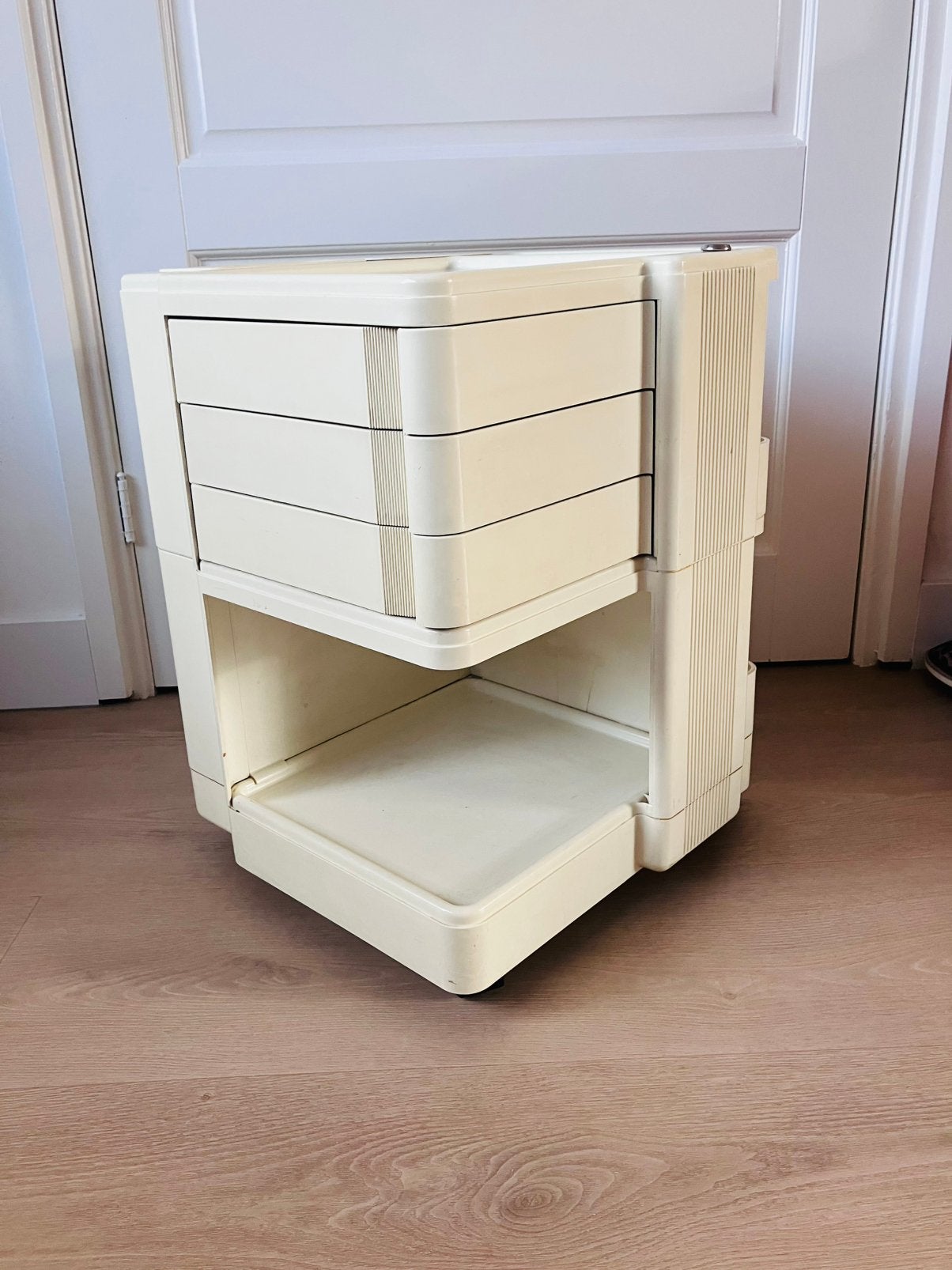 Vintage Joe Colombo B-Line Boy Trolley, Huis en Inrichting, Ophalen, 50 tot 100 cm, Vierkant, Zo goed als nieuw