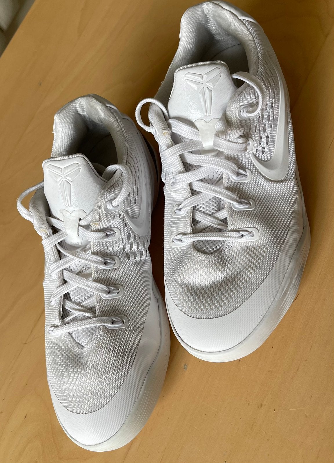 Nike Kobe Bryant low basketschoenen maat 38, Sport en Fitness, Basketbal, Ophalen of Verzenden, Gebruikt, Schoenen