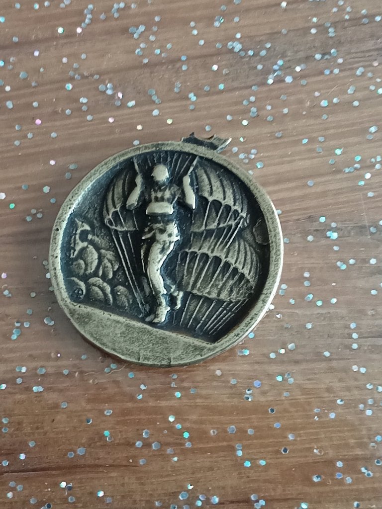 Médaille Saint-Michil para commando belge, Envoi