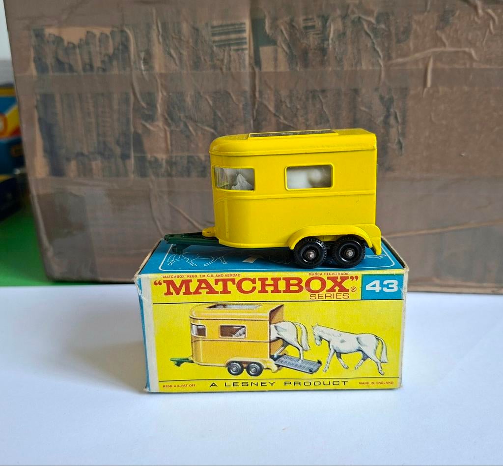 Matchbox 43 pony trailer, Verzenden
