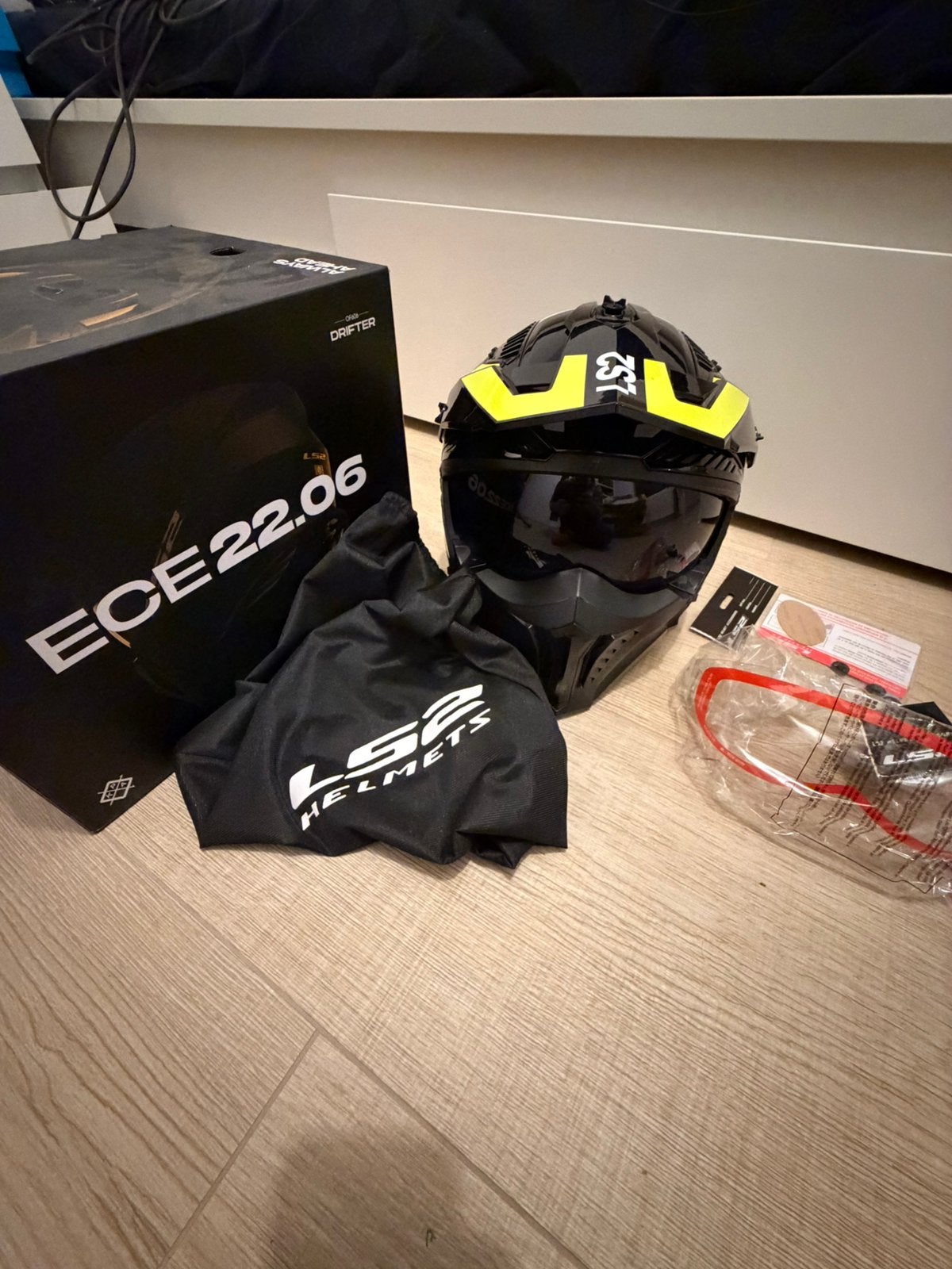 Motor/brommer helm ls2, Motoren, Ophalen, Nieuw zonder kaartje, Dames, Overige merken