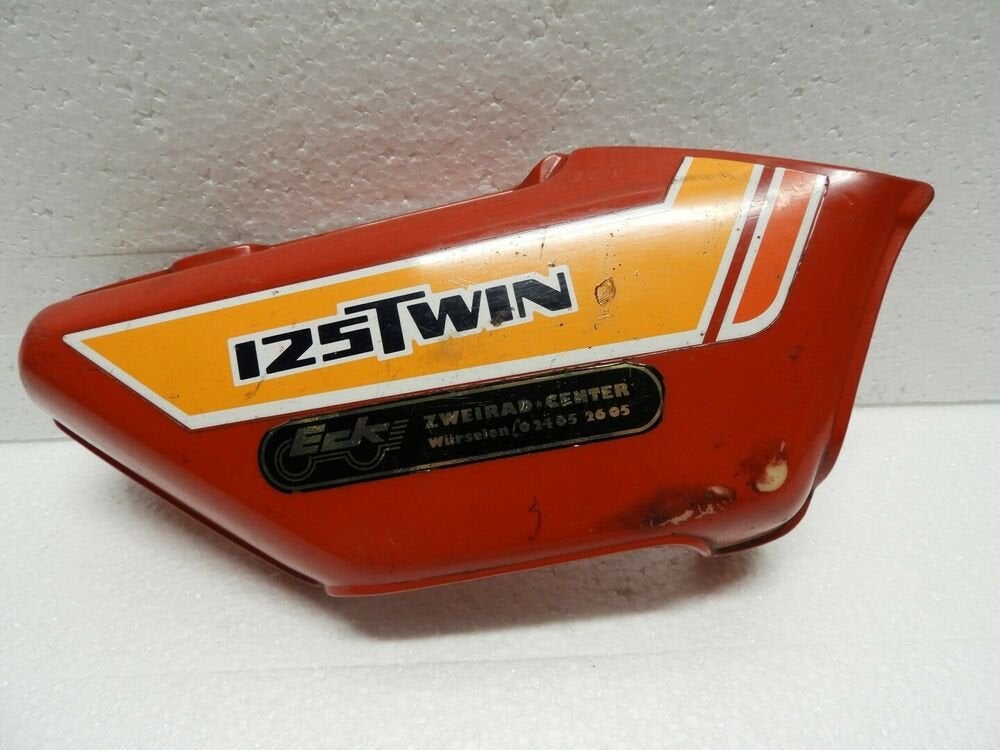 CB125 1970 - 1971 Honda Cover Cover onder zadel D1-44319