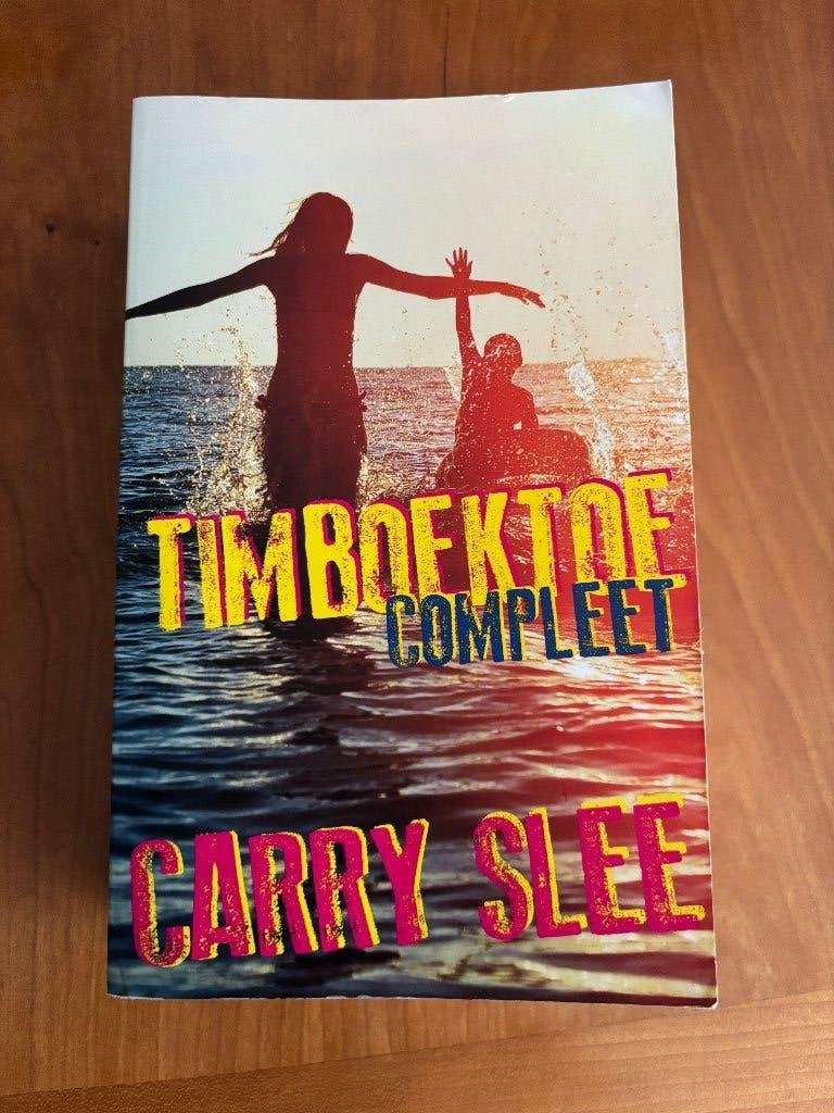 Carry Slee : Timboektoe compleet 816 blz dik boek (12+), Ophalen of Verzenden, Zo goed als nieuw, Carry Slee