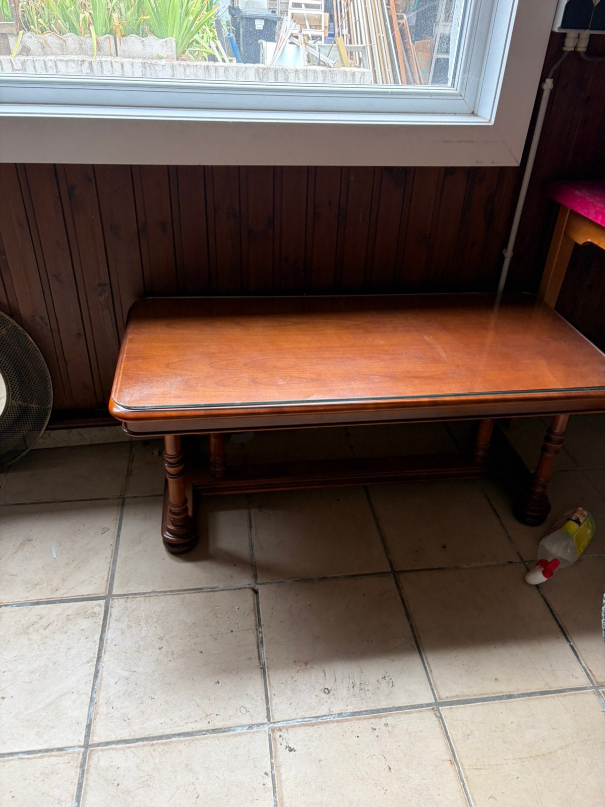 Jolie table de salon, Enlèvement