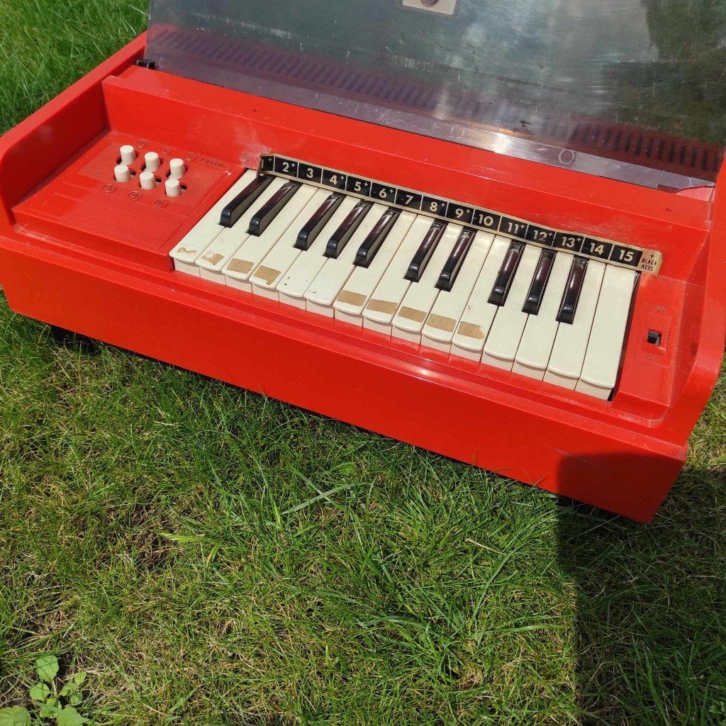 vintage piano / muziekorgeltje, Musique & Instruments, Pianos, Enlèvement, Autres couleurs, Piano