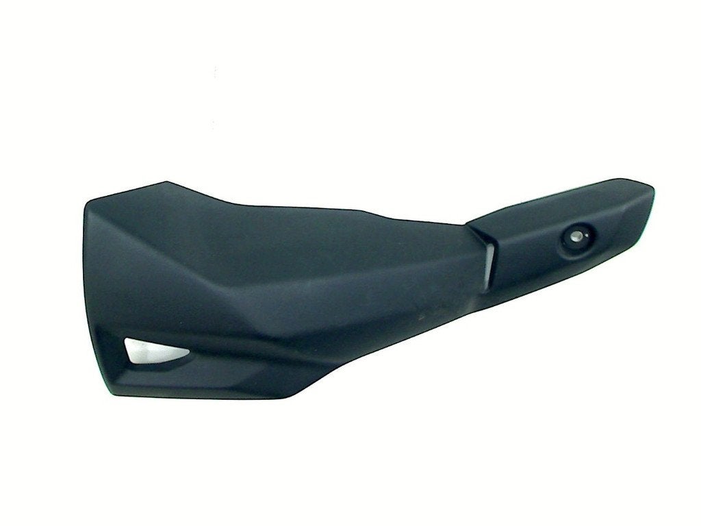 HITTESCHILD Suzuki DL 800 V-Strom 2023- (EM12 / EM22), Dhr. S. di Majo, Gebruikt, Info@cama-motorparts.nl, P.J. Troelstraweg 8 8
3144 CX  MAASSLUIS, NL