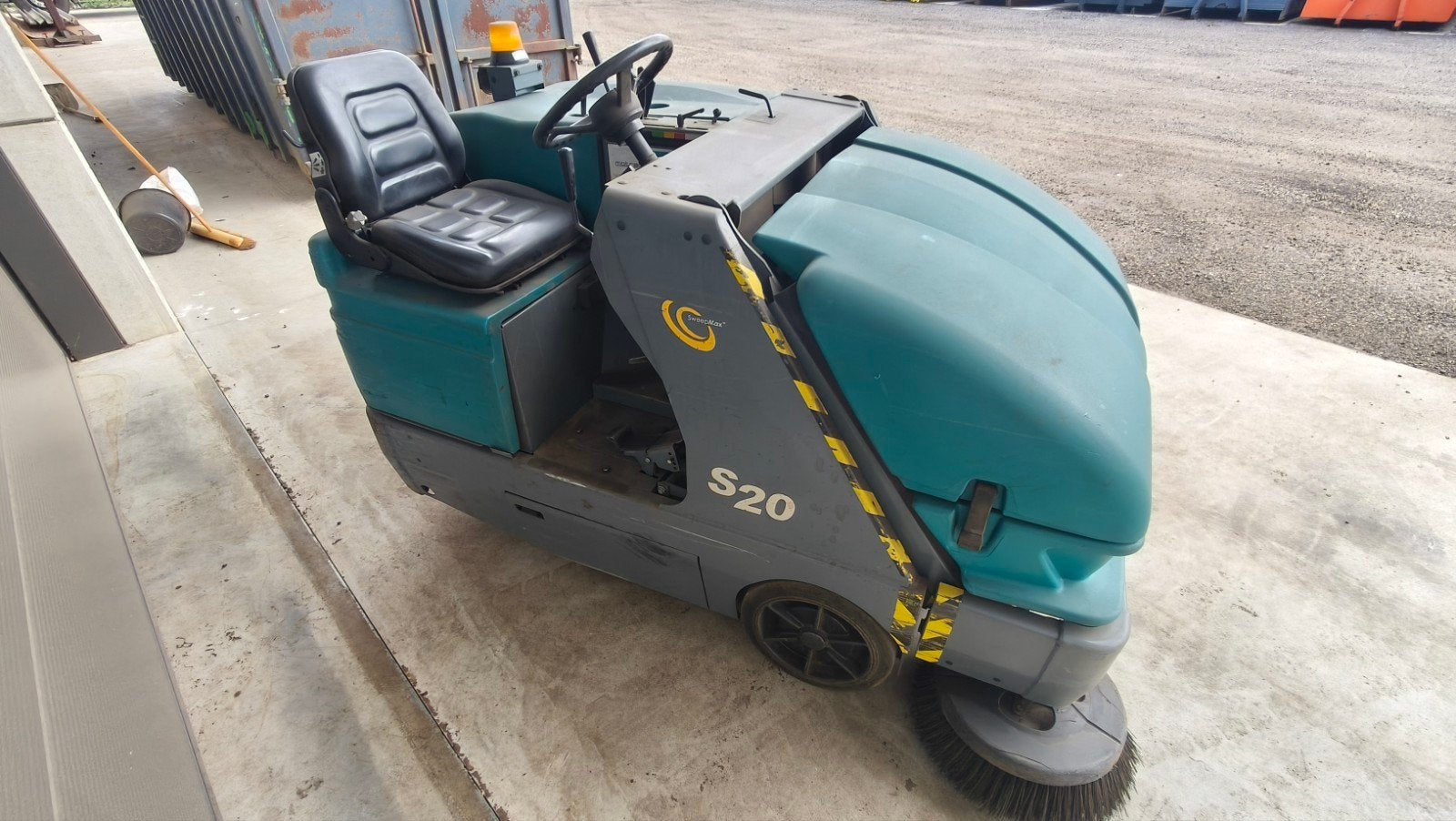 Tennant S20 borstel/veegmachine, Zakelijke goederen, Machines en Bouw | Onderhoud en Reiniging, Ophalen