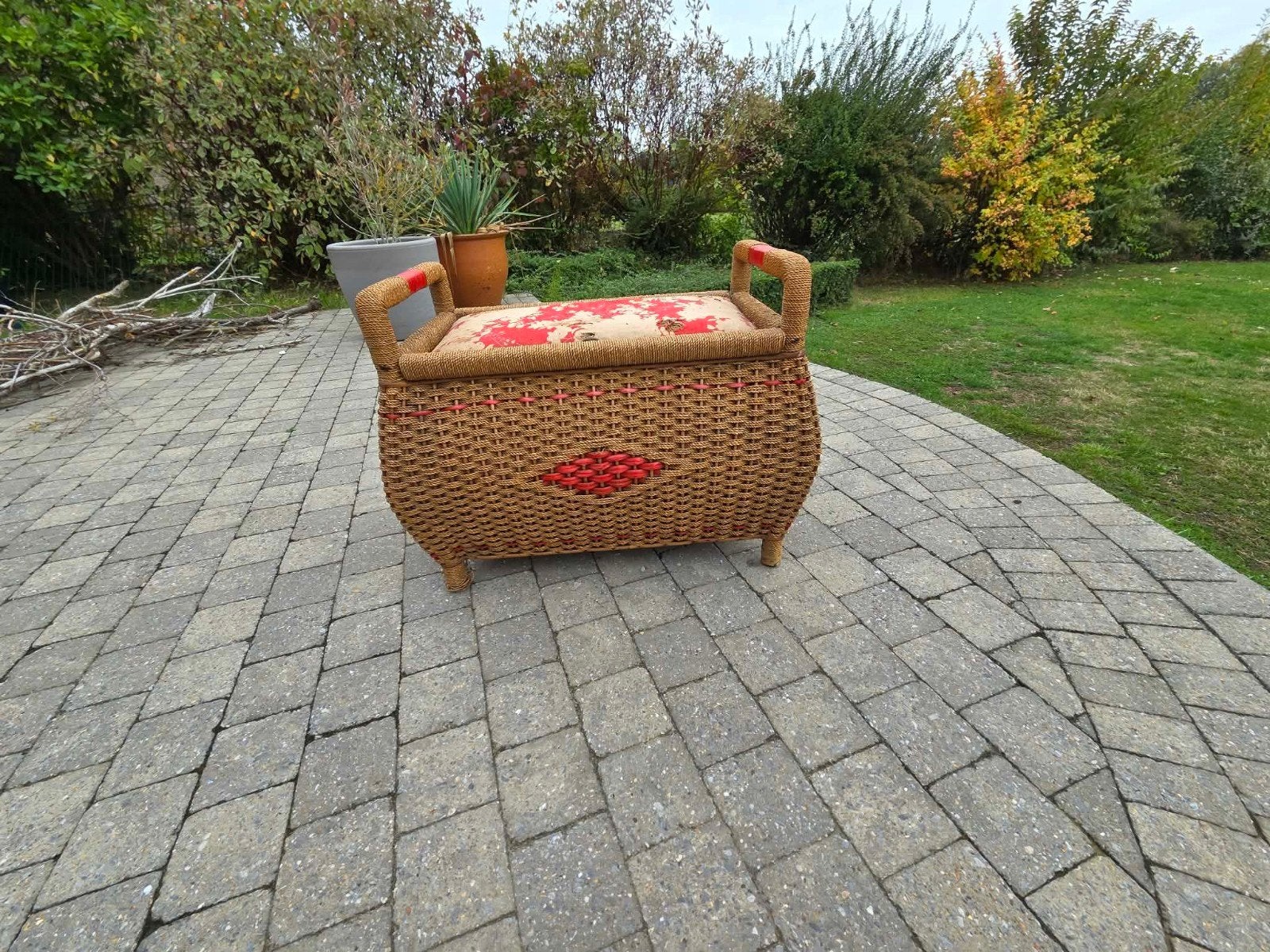 Tabouret/Pouf de rangement vintage en rotin (À restaurer), Ophalen